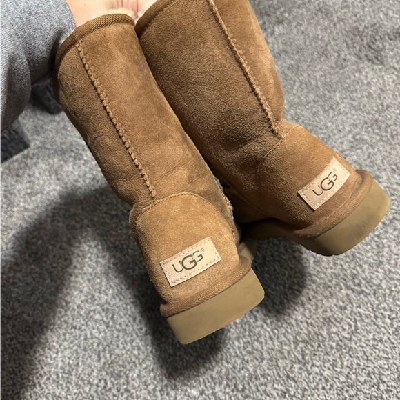 Women’s Classic Short UGG boots - size 8 - Picture 4 of 8